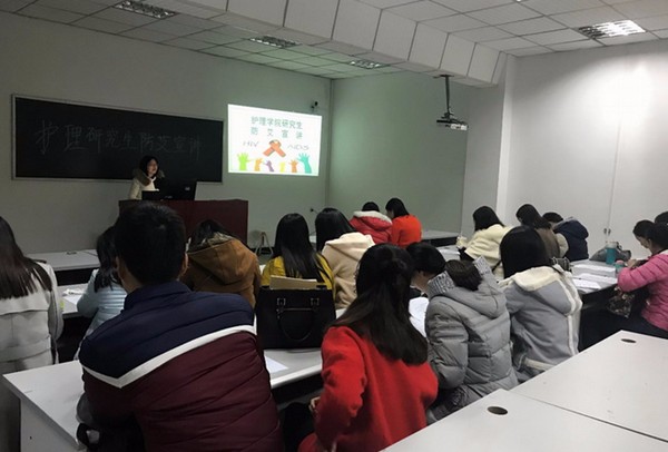 西南医科大学(泸州医学院)招生老师QQ及电话