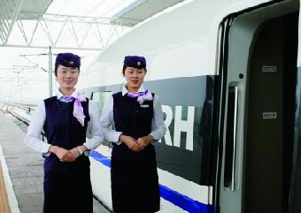 女孩子就读成都高铁学校的高铁乘务专业好就业招生信息