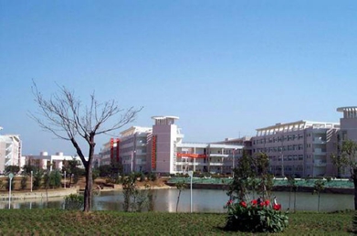 成都大学 成都大学